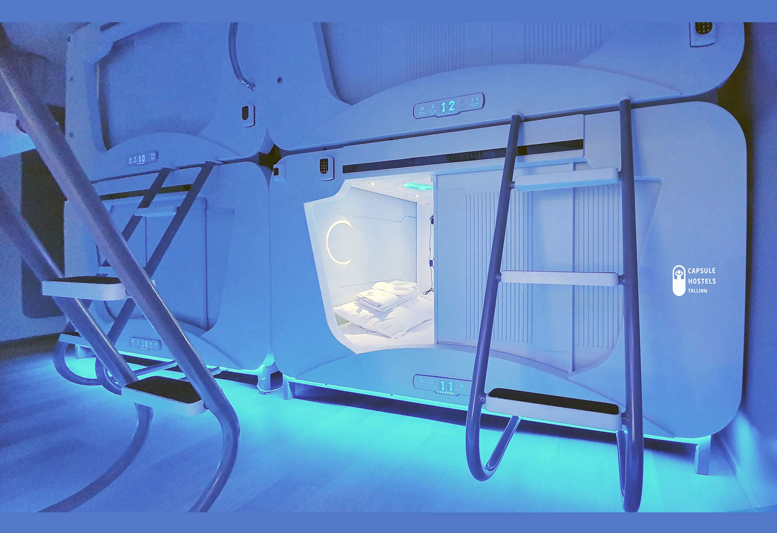City Circus Capsule Rooms